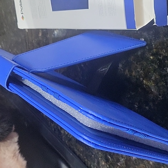 Polaroid Blue 9" - 10" Universal Keyboard Folio Stand w/Micro USB connectivity - Picture 4 of 10